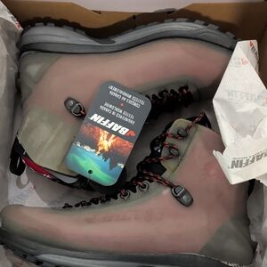 Baffin Borealis Boots Red Size 9 New w/ Tags